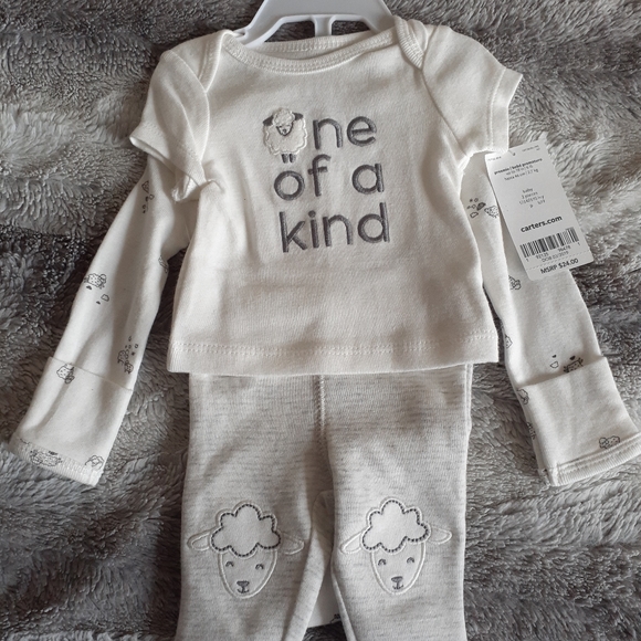 Carters preemie bundle - Picture 5 of 6